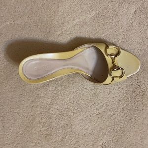Gucci sandals off-white size 61/2